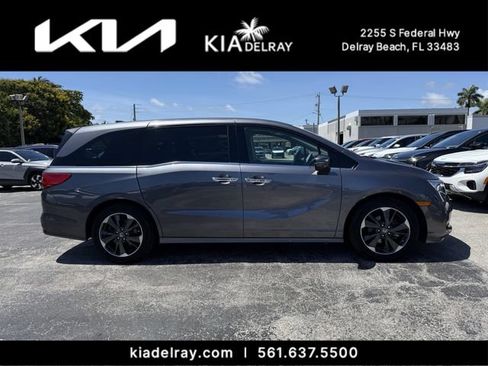 Used 2023 Honda Odyssey Elite image 2