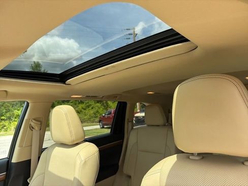 Used 2017 Toyota Highlander Limited image 25