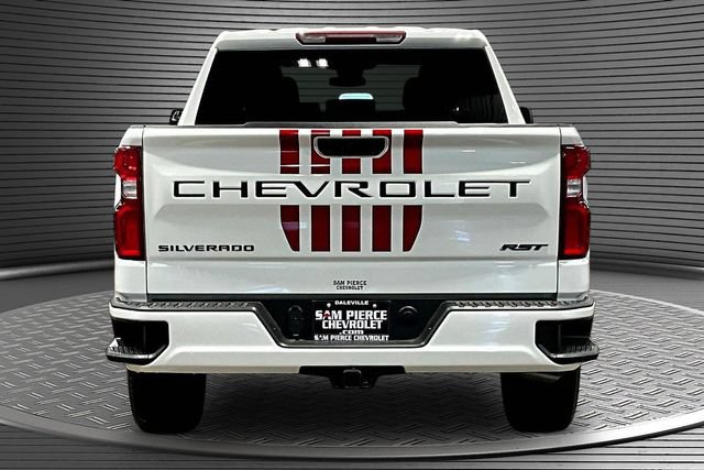 New 2026 Chevrolet Silverado 1500 RST w/ LPO, Dark Essentials Package AWD/4WD image 4