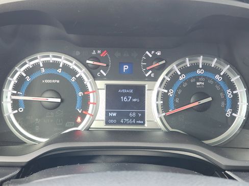 Used 2015 Toyota 4Runner SR5 image 16