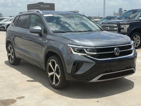 Certified 2022 Volkswagen Taos SEL AWD/4WD image 7