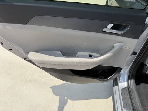 Used 2017 Hyundai Sonata SE FWD image 13