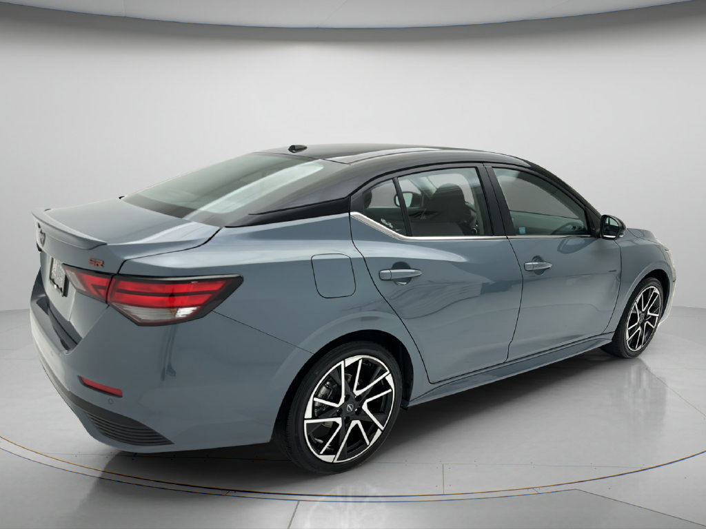 Used 2025 Nissan Sentra SR FWD image 5