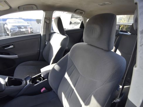 Used 2011 Toyota Prius Three image 2