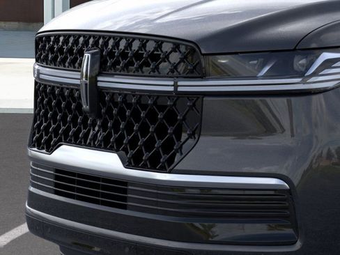 New 2025 Lincoln Navigator L Reserve w/ Jet Appearance Package image 17