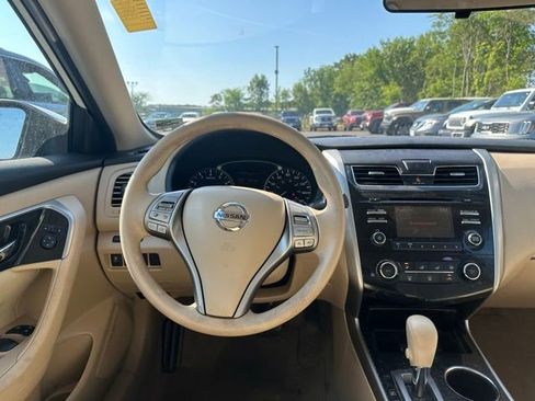 Used 2014 Nissan Altima 2.5 S w/ Display Audio Package FWD image 22