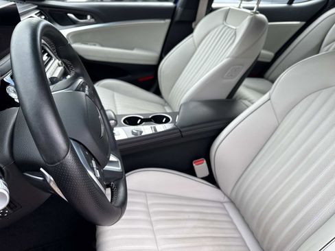 Used 2024 Genesis G70 2.5T w/ Sport Prestige Package image 20