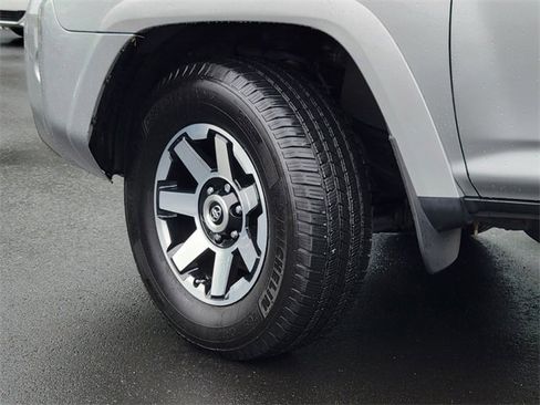 Used 2019 Toyota 4Runner TRD Off-Road Premium image 32