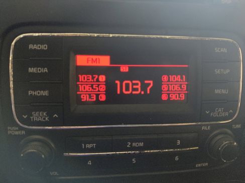 Used 2016 Kia Forte LX image 25