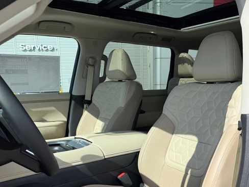 New 2026 Nissan Armada Platinum image 12