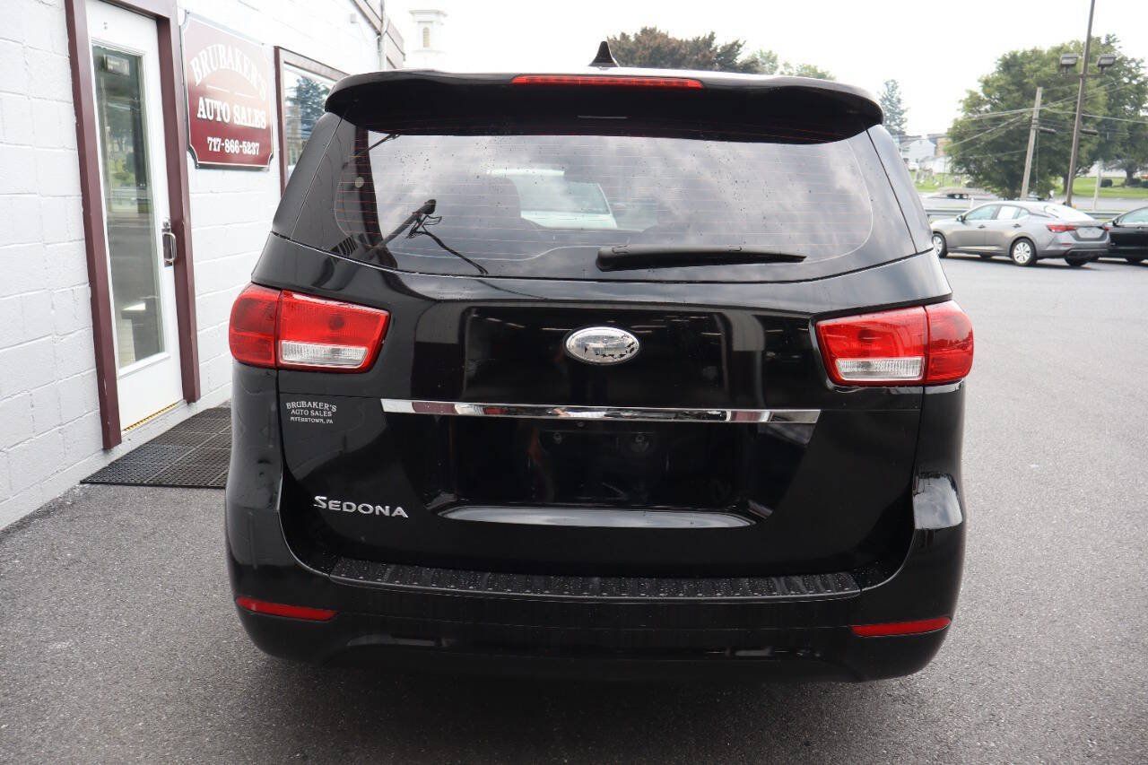 Used 2018 Kia Sedona L FWD image 3