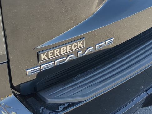 Certified 2022 Cadillac Escalade Luxury AWD/4WD image 30
