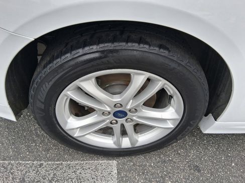 Used 2018 Ford Fusion SE w/ Equipment Group 602A FWD image 16