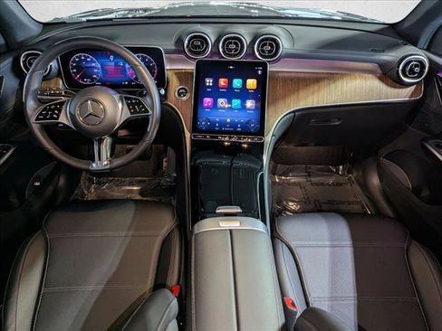 Certified 2025 Mercedes-Benz GLC 300 image 17