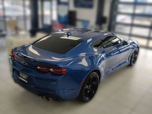 Used 2022 Chevrolet Camaro LT w/ Technology Package image 8