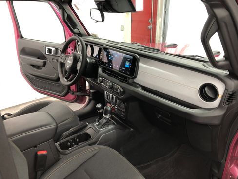 Certified 2024 Jeep Wrangler Willys image 14