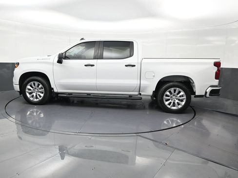Used 2024 Chevrolet Silverado 1500 Custom RWD image 2