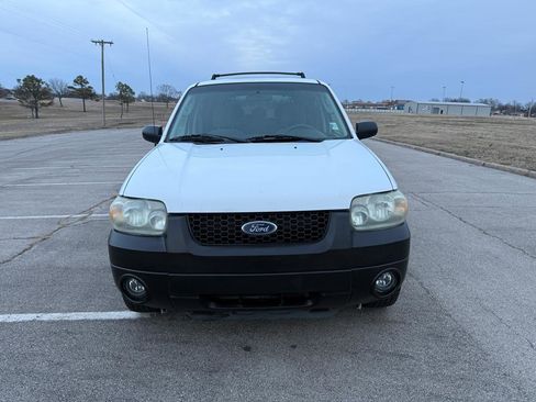 Used 2005 Ford Escape XLT image 7