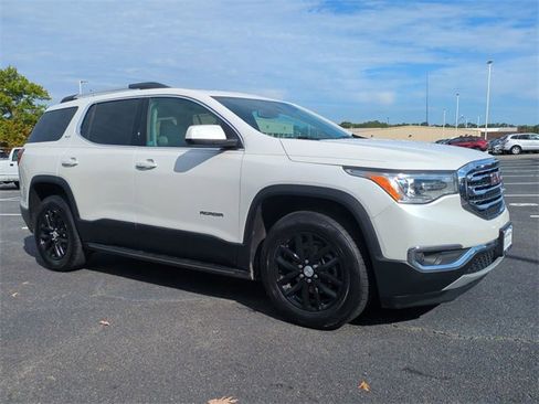 Used 2018 GMC Acadia SLT image 2