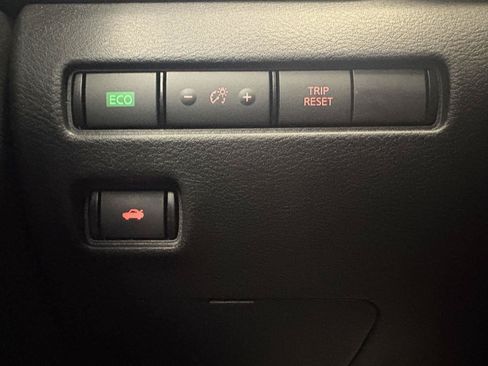 Used 2024 Nissan Sentra SV FWD image 26
