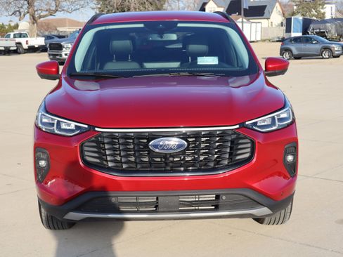 Used 2025 Ford Escape SE w/ PHEV Premium Package image 2