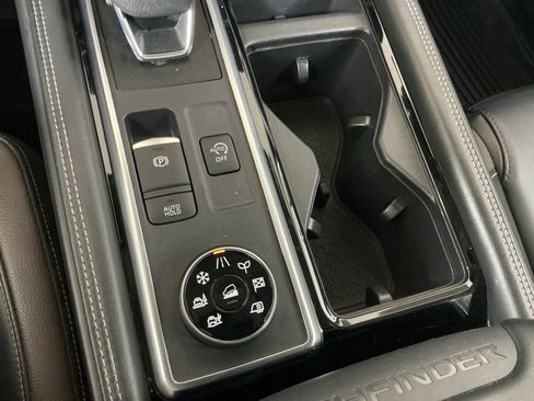 Used 2023 Nissan Pathfinder Platinum image 13