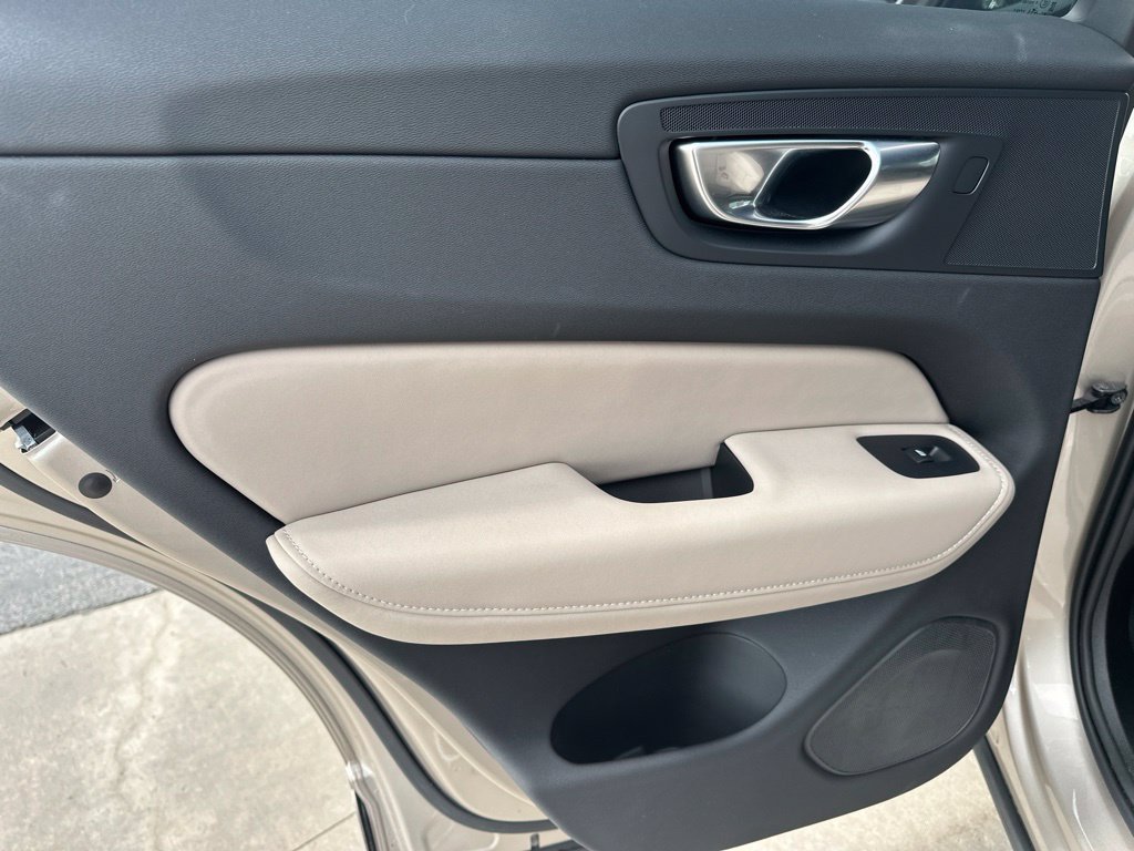 Certified 2026 Volvo XC60 T8 Plus w/ Protection Package Premier AWD/4WD image 36