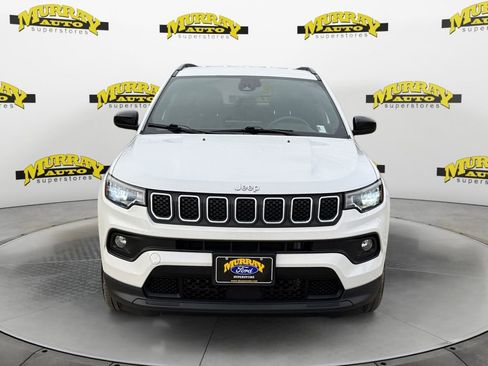 Used 2024 Jeep Compass Latitude image 9