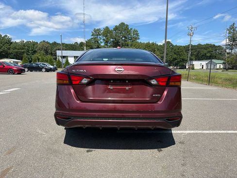 Used 2025 Nissan Altima 2.5 SV AWD/4WD image 6