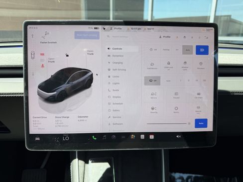 Used 2026 Tesla Model Y 2WD image 18