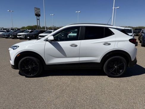 Used 2024 Buick Encore GX Sport Touring image 6