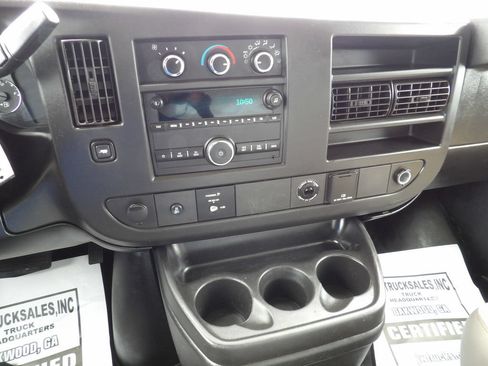 Used 2019 Chevrolet Express 3500 Extended RWD image 21