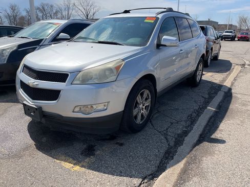Used 2009 Chevrolet Traverse LT AWD/4WD image 1