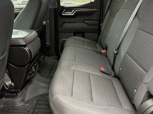 Used 2023 GMC Sierra 1500 SLE image 18
