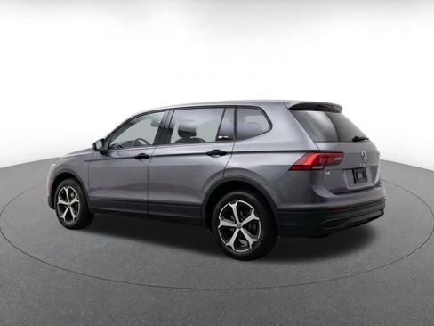 Used 2026 Volkswagen Tiguan SE AWD/4WD image 6