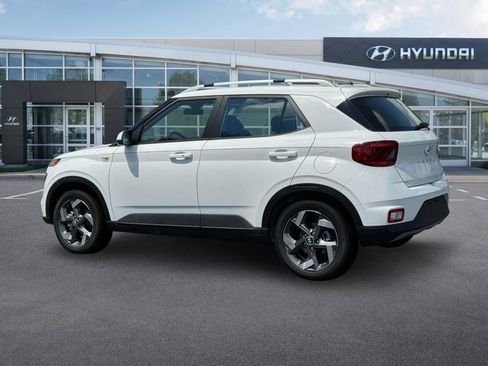 New 2025 Hyundai Venue SEL image 4