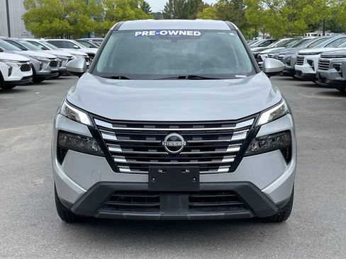 Used 2024 Nissan Rogue SV FWD image 2
