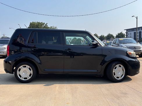 Used 2009 Scion xB FWD image 6