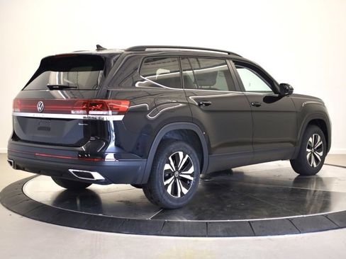 New 2026 Volkswagen Atlas SE image 3