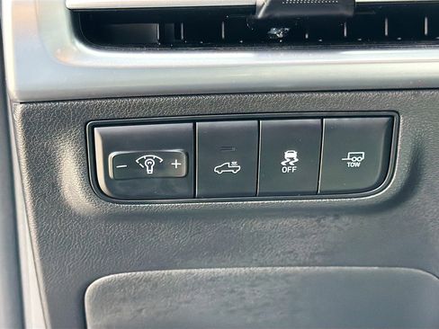 Used 2025 Hyundai Santa Cruz Limited image 33