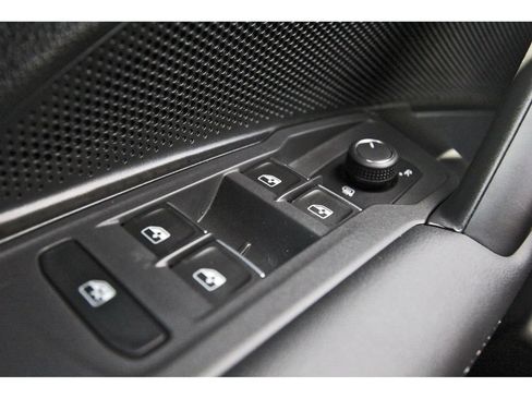Certified 2025 Volkswagen Tiguan SE R-Line AWD/4WD image 23