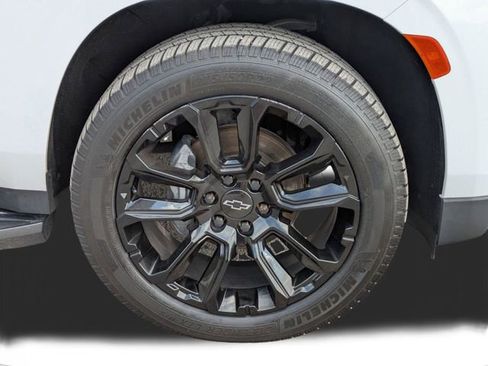 Used 2021 Chevrolet Suburban High Country image 11