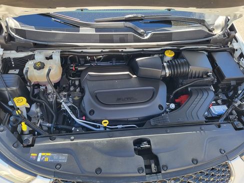 Used 2023 Chrysler Pacifica Limited image 24