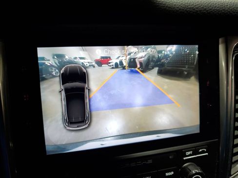 Used 2018 Porsche Macan AWD/4WD image 29