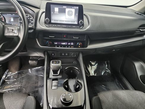Used 2024 Nissan Rogue SV AWD/4WD image 17