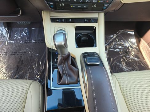 Used 2017 Lexus ES 350 w/ Navigation System Package FWD image 27