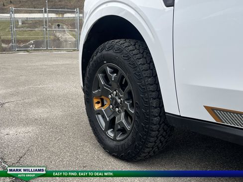 Used 2025 Ford Maverick Tremor AWD/4WD image 27