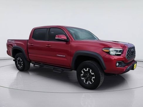 Used 2021 Toyota Tacoma TRD Off-Road w/ Technology Package AWD/4WD image 2