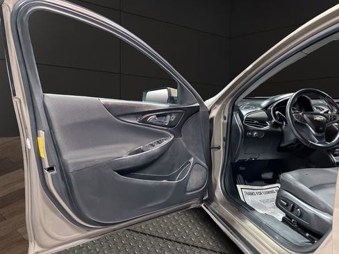 Used 2018 Chevrolet Malibu LT image 13