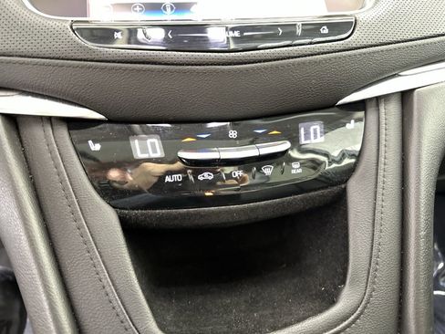 Used 2017 Cadillac XT5 Luxury w/ Driver Awareness Package image 19